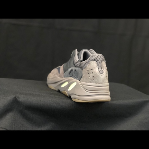 ADIDAS Yeezy 700 “Muave” BRAND NEW - Picture 5 of 8